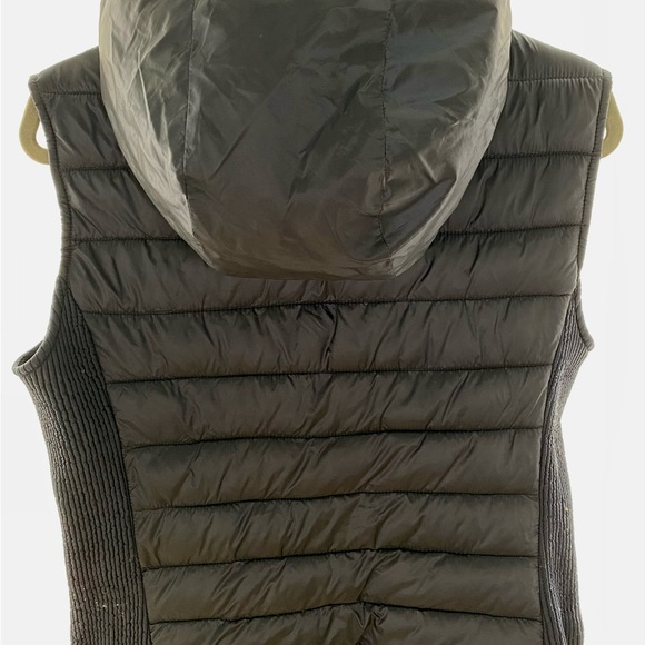 Women’s Superdry Puffer vest size Medium in Navy Blue - Picture 3 of 4